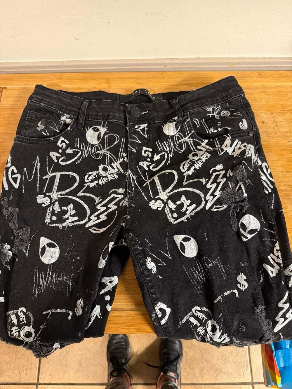 Ron Tomson Alien Graffiti Distressed Jeans Size 36